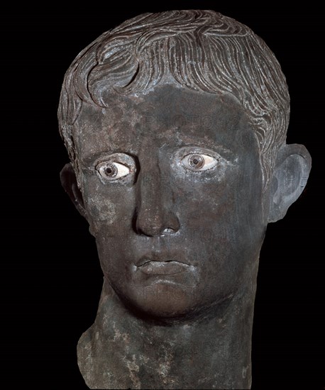 *CABEZA DE AUGUSTO EN BRONCE
LONDRES, BRITISH MUSEUM
INGLATERRA

This image is not downloadable
