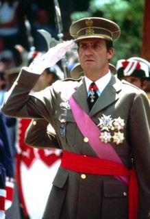 Salut de Juan Carlos en tant que maréchal de l'armée