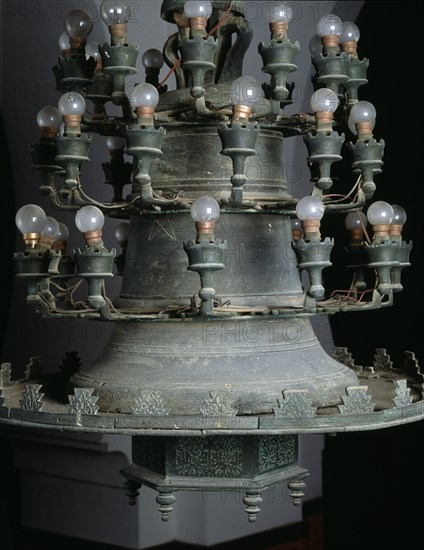 DET-CAMPANA QUE FORMA LA LAMPARA DE LA MEZQUITA-ALMOHADE-XII/XIII
FEZ, MEZQUITA