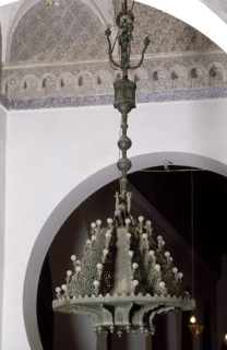 Lampe de la mosquée Al Karaouine à Fès, Maroc