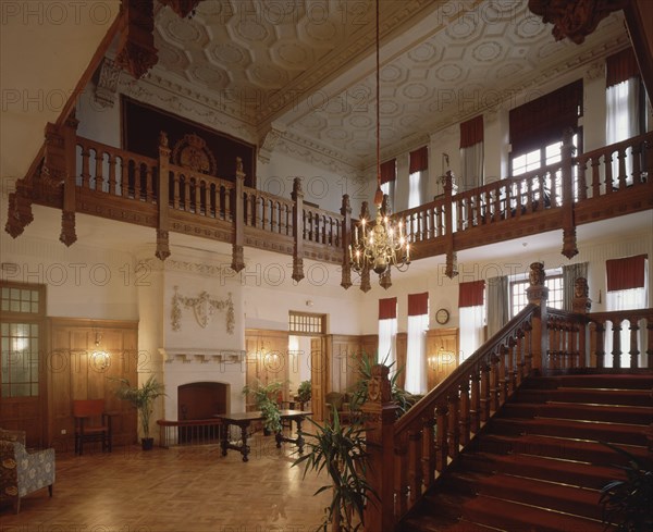 GONZALEZ RIANCHO/BRINGAS
INTERIOR-HALL PRINCIPAL-ESCALERA Y VISTA DE LA 2ªPLANTA
SANTANDER,