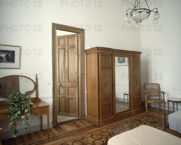 GONZALEZ RIANCHO/BRINGAS
INTERIOR-HABITACION DE DOS CAMAS
SANTANDER, PALACIO DE LA