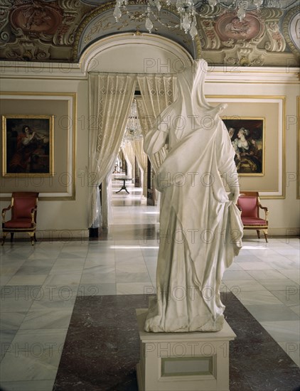 FREMIN RENE
INTERIOR-PLTA BAJA-SALA 8ªESCULT.DE LA FE DE ESPALDAS
LA GRANJA, PALACIO REAL
