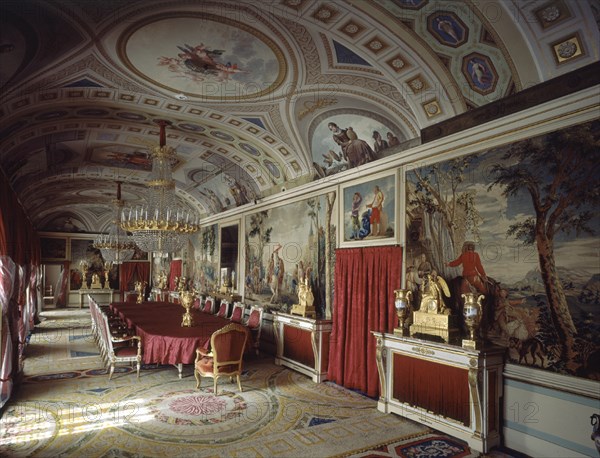 INTERIOR-COMEDOR DE GALA O SALON DE CONSEJOS-FRESCOS Y TAPICES
PARDO EL, PALACIO REAL
MADRID