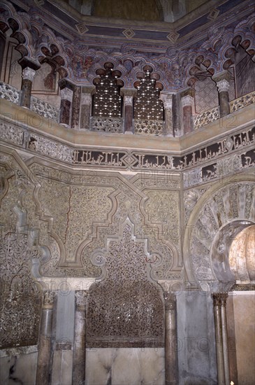 ORATORIO-DECORAC DE ATAURIQUES-ARCOS MIXTILINEOS Y HERRADURA-S XI
ZARAGOZA, ALJAFERIA-CORTES