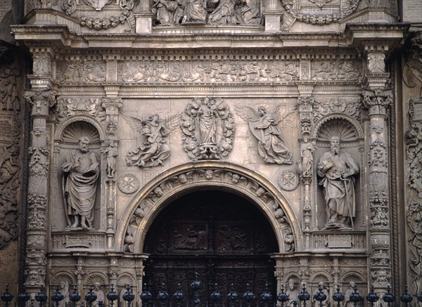 TALAVERA JUAN
EXTERIOR-PORTADA PRINCIPAL-DET 1ER CUERPO-PLATERESCA-1526/28
CALATAYUD, COLEGIATA