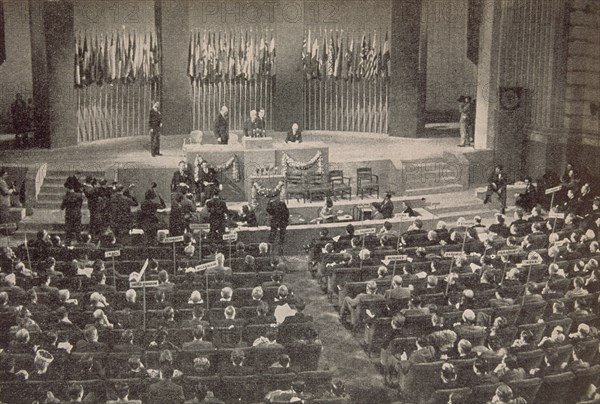 FIN GUERRAS DE AGRESION-26/6/1945-DELEGADOS APRUEBAN CARTA NAC.UNIDAS

This image is not