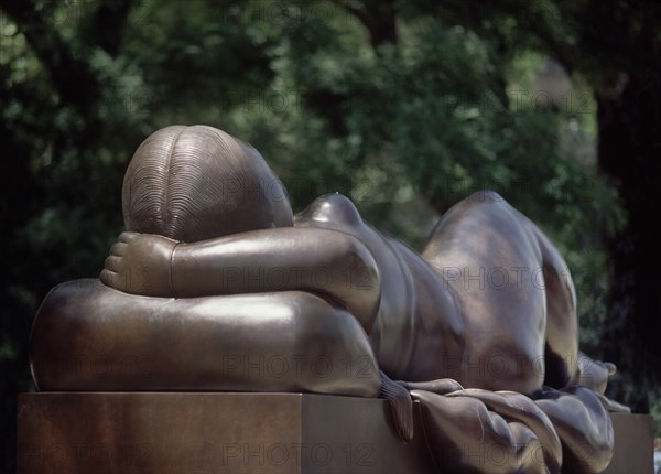 BOTERO FERNANDO 1932
ESCULTURA-MUJER DESNUDA TUMBADA (EXP EN PASEO CASTELLANA)
MADRID, EXPOSICION
