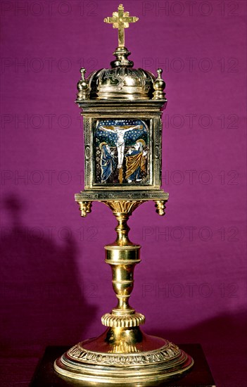 RELICARIO CON ESMALTE DE LIMOGES S XIV
TOLEDO, CONVENTO DE SAN CLEMENTE-MUSEO
TOLEDO

This