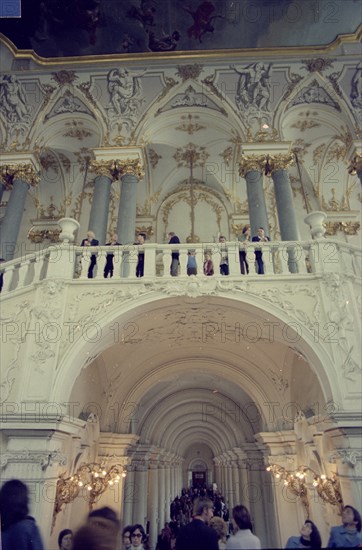 ESCALERA
SAN PETESBURGO, MUSEO ERMITAGE
RUSIA

This image is not downloadable. Contact us for