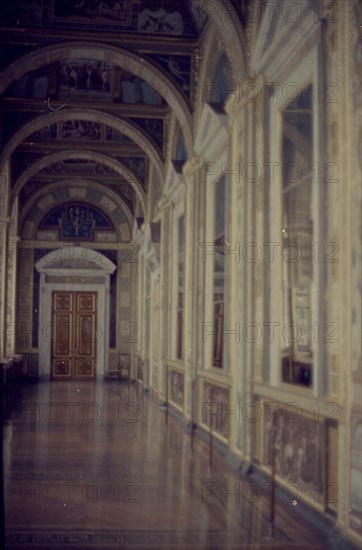 INTERIOR
SAN PETESBURGO, MUSEO ERMITAGE
RUSIA

This image is not downloadable. Contact us for