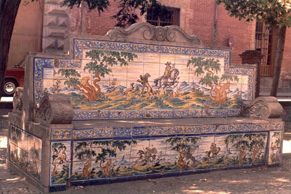 BANCO DE MOSAICO EN LA PLAZA DEL PAN
TALAVERA, EXTERIOR
TOLEDO

This image is not downloadable.