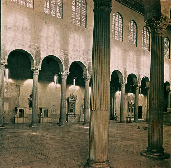 R-INTERIOR
ROMA, BASILICA SANTA SABINA
ITALIA

This image is not downloadable. Contact us for