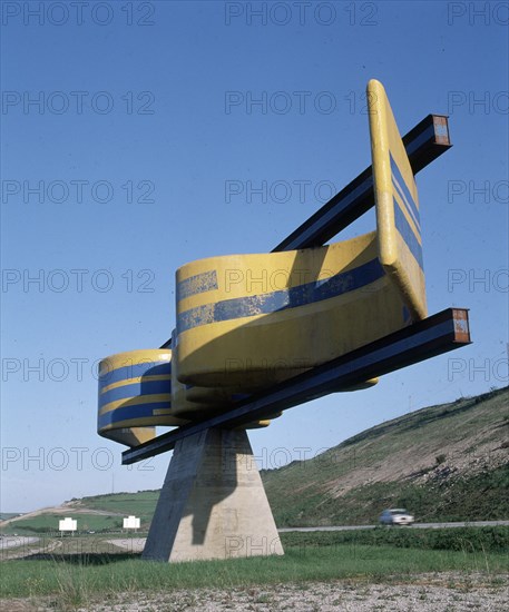 VAQUERO TURCIOS JOAQUIN
ESCULTURA (AUTOPISTA OVIEDO/GIJON)
PROVINCIA, EXTERIOR
ASTURIAS

This