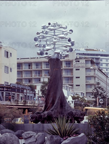 MANRIQUE CESAR 1920/92
ESCULTURA
PTO CRUZ, EXTERIOR
TENERIFE

This image is not downloadable.