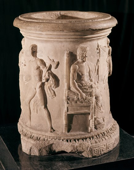 PUTEAL ROMANO CON ZEUS Y VULCANO- NACIMIENTO DE ATENEA
MADRID, MUSEO ARQUEOLOGICO