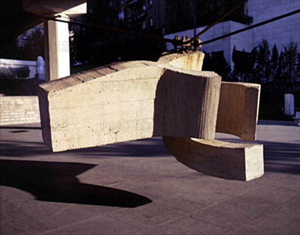 CHILLIDA EDUARDO 1924/2002
ESCULTURA-SIRENA VARADA (MUSEO PASEO CASTELLANA)
MADRID, MUSEO AL AIRE