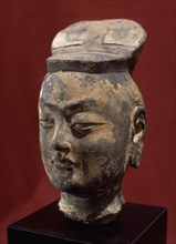 CABEZA DE HOMBRE(DINAST WEI220/267)-ALT 203-BARRO GRIS CON MANCHAS
ESTOCOLMO, MUSEO REAL ARTE