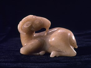 CABRA DE JADE GRIS EN REPOSO-DINASTIA SONG 960/1279 ALT 55 MM,LARG 75
ESTOCOLMO, MUSEO REAL ARTE
