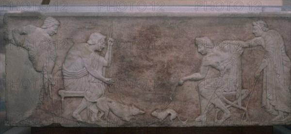 BAJORRELIEVE DE UNA ESTATUA 500 A JC
ATENAS, MUSEO NACIONAL ESCULTURA
GRECIA