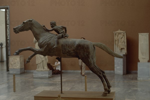 CABALLO Y JOCKEY DE ARTEMISION,BRONCE-S II A JC-HELENISTICO
ATENAS, MUSEO NACIONAL
