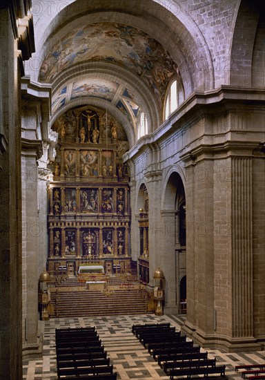 BASILICA-INT HACIA LA CABECERA-RETABLO DEL ALTAR MAYOR-FRESCOS DE LUCAS JORDAN Y LUCA