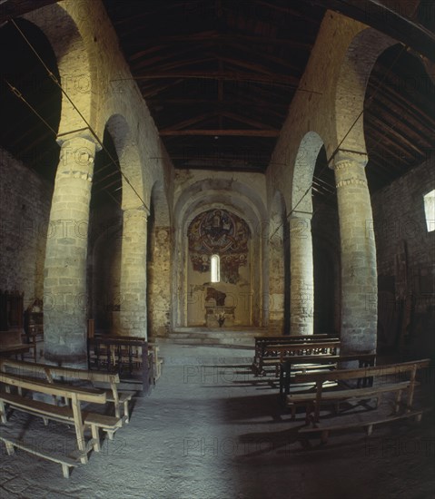 INTERIOR HACIA LA CABECERA
TAHULL, IGLESIA DE SAN CLEMENTE
LERIDA

This image is not