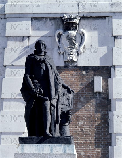 MICHEL PIERRE 1728/1809
ESCULTURA DE CARLOS III
MADRID, PALACIO REAL-EXTERIOR
MADRID