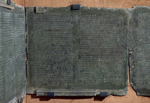 LEY HISPANO ROMANA DE OSUNA
MADRID, MUSEO ARQUEOLOGICO NACIONAL
MADRID

This image is not