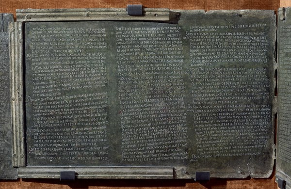 LEY HISPANO ROMANA DE OSUNA
MADRID, MUSEO ARQUEOLOGICO NACIONAL
MADRID

This image is not