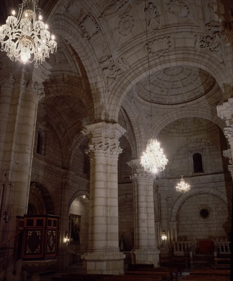 VANDELVIRA ANDRES 1509/75
INTERIOR DE LAS NAVES
HUELMA, IGLESIA PARROQUIAL
JAEN