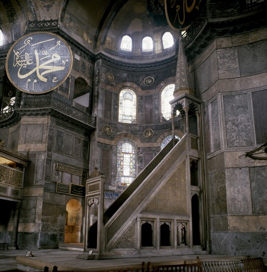 INTERIOR- 532-537
ESTAMBUL, MEZQUITA SANTA SOFIA
TURQUIA

This image is not downloadable.