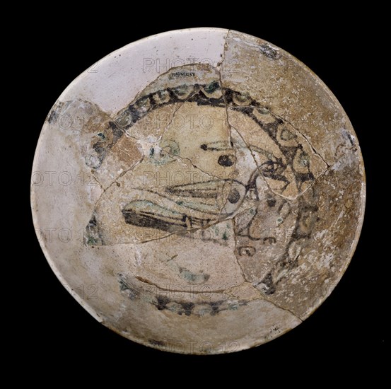 PLATO CALIFAL DECORADO EN VERDE Y MANGANESO CON PAVO-S X-OMEYA
CORDOBA, MUSEO
