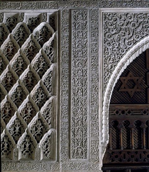 ARCO DE UN  LATERAL Y YESERIA
GRANADA, ALHAMBRA-CUARTO STO DOMINGO
GRANADA