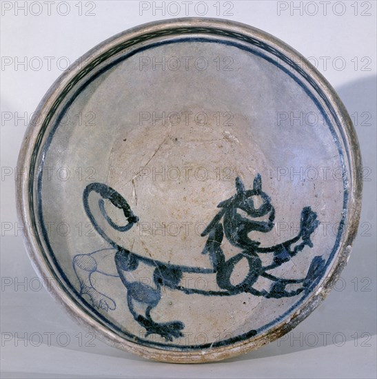 PLATO DE CERAMICA AZUL COBALTO-FIGURA DE LEON
GRANADA, MUSEO HISPANO-MUSULMAN
GRANADA

This