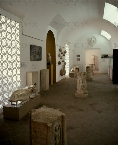 SALA
ITALICA, MUSEO ARQUEOLOGICO
SEVILLA

This image is not downloadable. Contact us for the