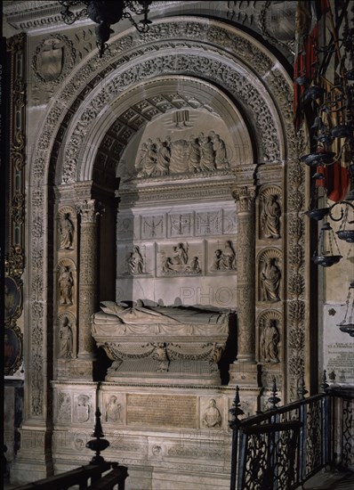 FANCELLI DOMENICO 1469-1518 
SEPULCRO CARD HURTADO MENDOZA-CAP VIRGEN ANTIGUA
SEVILLA,