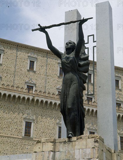 MONUMENTO HEROES DEL ALCAZAR FIGURA CENTRAL
TOLEDO, ALCAZAR
TOLEDO

This image is not