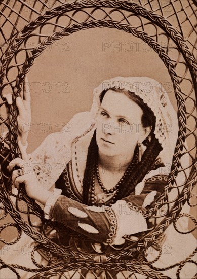 VERNAY CONDE DE
RETRATO DE MUJER A TRAVES DE UN MARCO DE MIMBRE - S XIX
MADRID, MUSEO
