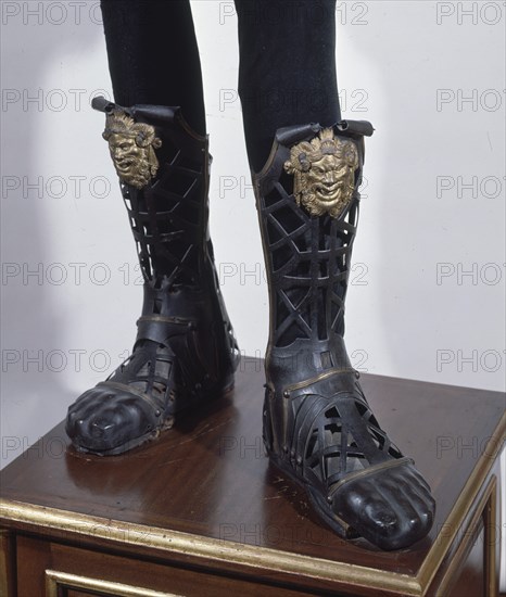 BOTAS DE LA ARMADURA DE CARLOS V A 151
MADRID, ARMERIA REAL
MADRID

This image is not