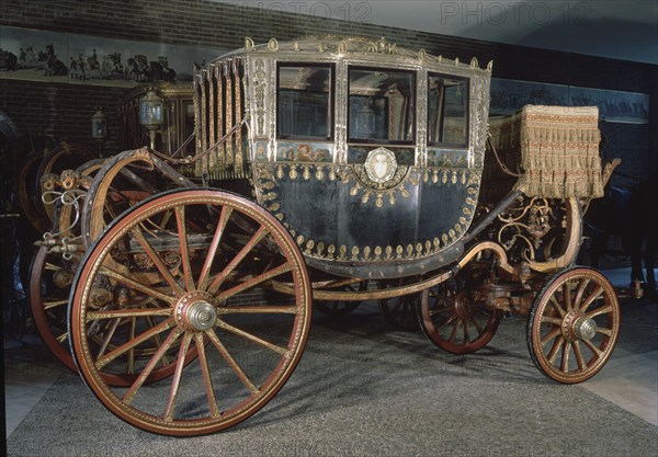 BERLINA DE GALA LLAMADA DE LA CORONA DUCAL
MADRID, MUSEO CARRUAJES
MADRID