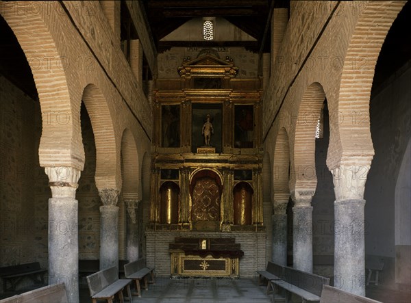 INTERIOR HACIA EL ALTAR MAYOR
TOLEDO, IGLESIA DE SAN SEBASTIAN
TOLEDO

This image is not