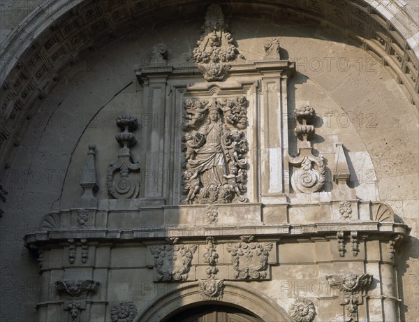 TIMPANO DE LA PUERTA PRINCIPAL
YEPES, EXTERIOR
TOLEDO