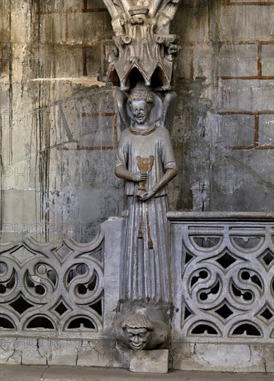 CARIATIDE EN FORMA DE ANGEL EN EL TRIFORIO
CUENCA, CATEDRAL
CUENCA