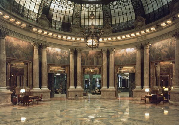 PATIO CIRCULAR ENTRADA AL PATIO DE OPERACIONE
MADRID, BANCO BILBAO VIZCAYA-ALCALA
MADRID

This