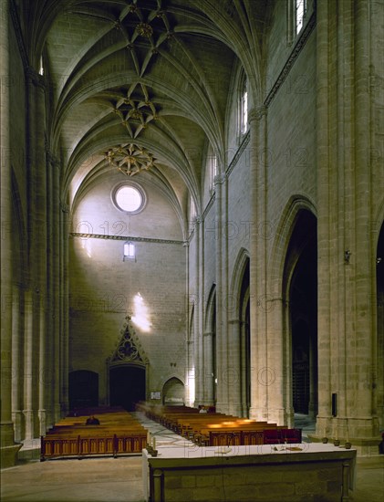 NAVE PRINCIPAL DESDE DETRAS DEL ALTAR MAYOR
HUESCA, CATEDRAL
HUESCA

This image is not