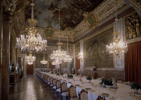 COMEDOR DE GALA - VISTA GENERAL
MADRID, PALACIO REAL-INTERIOR
MADRID