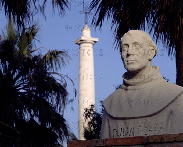 BUSTO A FRAY JUAN PEREZ EN LA PLAZA DE ACCESO
RABIDA LA, MONASTERIO
HUELVA

This image is not