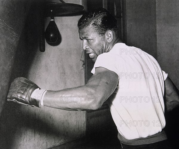 SUGAR RAY ROBINSON

This image is not downloadable. Contact us for the high res.