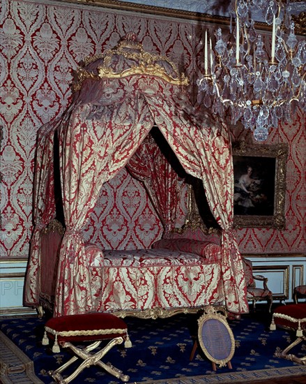 CAMA DE LUIS XV Y SU ESPOSA MARIA TERESA
VERSALLES, PALACIO
FRANCIA

This image is not